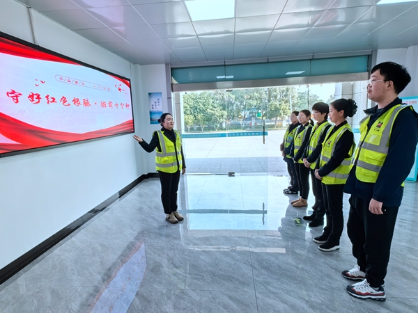 寧波海運明州高速橫街所學貫黨代會精神。忻小舟 攝_副本.jpg 寧波海運明州高速橫街所學貫黨代會精神。忻小舟 攝_副本.jpg