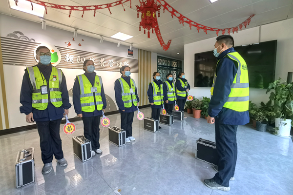 寧波海運(yùn)明州高速朝陽(yáng)收費(fèi)所進(jìn)行班前會(huì)。張潔雯 攝_副本.png 寧波海運(yùn)明州高速朝陽(yáng)收費(fèi)所進(jìn)行班前會(huì)。張潔雯 攝_副本.png