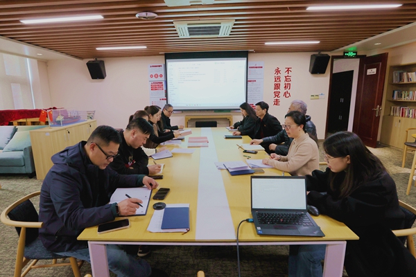 寧波海運管理部門第二黨支部學貫黨代會精神。陸瑩 攝_副本.jpg 寧波海運管理部門第二黨支部學貫黨代會精神。陸瑩 攝_副本.jpg