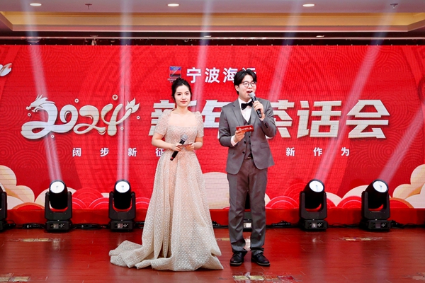 主持人_副本.jpg 主持人_副本.jpg