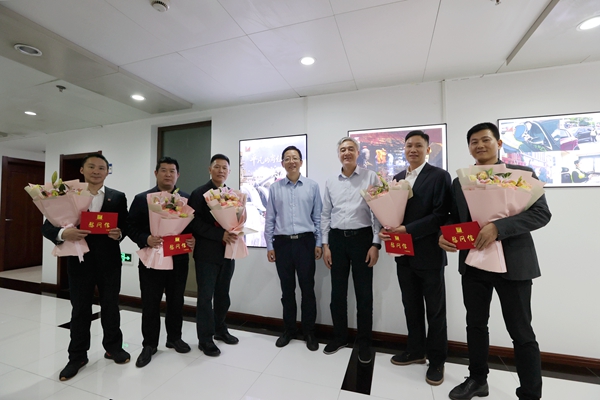 寧波海運(yùn)感謝勞模工匠為企業(yè)發(fā)展所做的貢獻(xiàn)。陸瑩攝_副本.jpg 寧波海運(yùn)感謝勞模工匠為企業(yè)發(fā)展所做的貢獻(xiàn)。陸瑩攝_副本.jpg