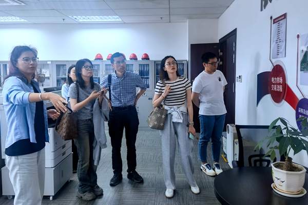 寧波海運一行參觀臺二電辦公區域。毛旭東攝_副本_副本.jpg