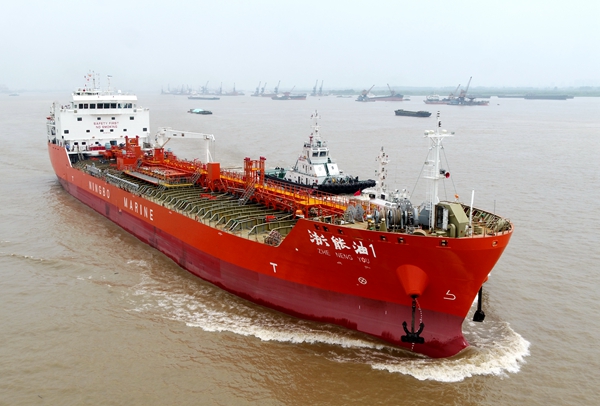 建造于2019年3月,于2020年9月投入營運的1萬載重噸成品油船“浙能油1”輪。_副本.jpg 建造于2019年3月,于2020年9月投入營運的1萬載重噸成品油船“浙能油1”輪。_副本.jpg