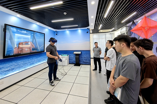 參加公司安全警示教育室。樂可辛攝_副本.jpg 參加公司安全警示教育室。樂可辛攝_副本.jpg