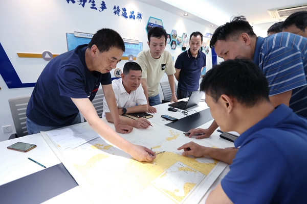 寧波海運華開明技能大師工作室研究分析。陸瑩攝_副本.jpg 寧波海運華開明技能大師工作室研究分析。陸瑩攝_副本.jpg