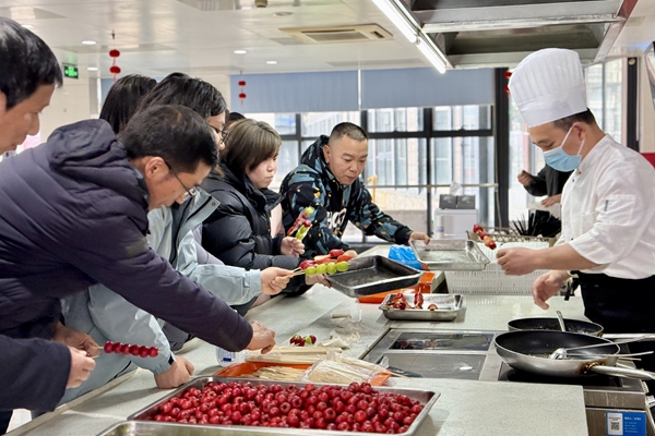 寧波海運開展“靈蛇獻瑞 巳巳如意”元宵節主題活動。黃崇武 攝 (3)_副本.jpg